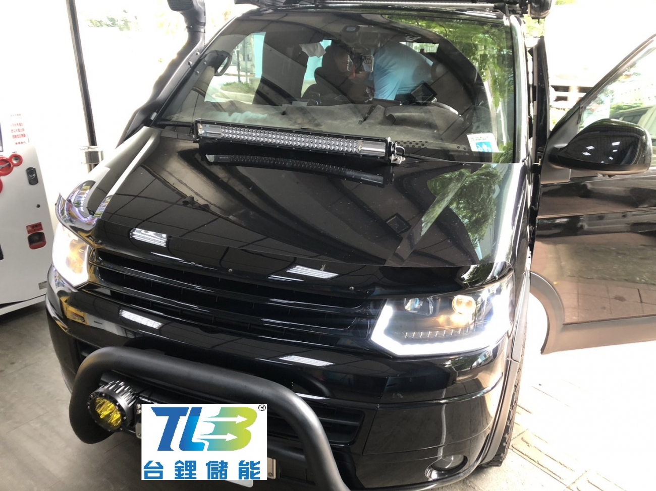 1. 1300WH複合式電瓶
2. 1300WH擴充電瓶
3. 40A充車隔離器