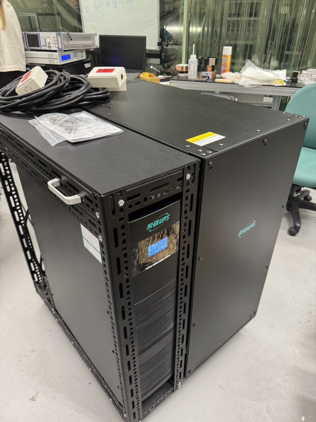 臺大研究所移動式供電站
8KVA/8000Wh